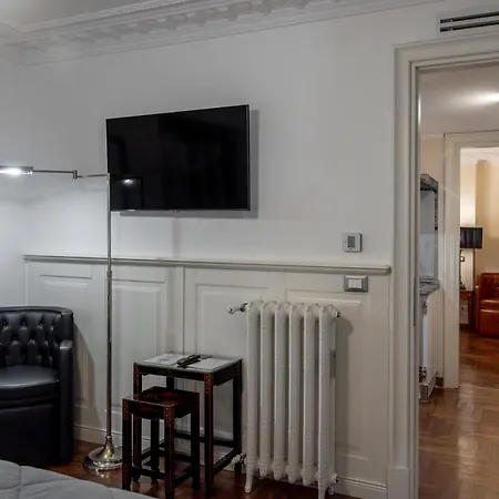 Regal House Roma Capucci 6-3