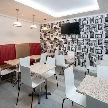Oyo Bakers Hotel London Victoria-2