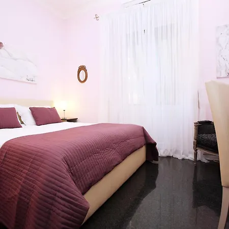 Amica Roma B&B-2
