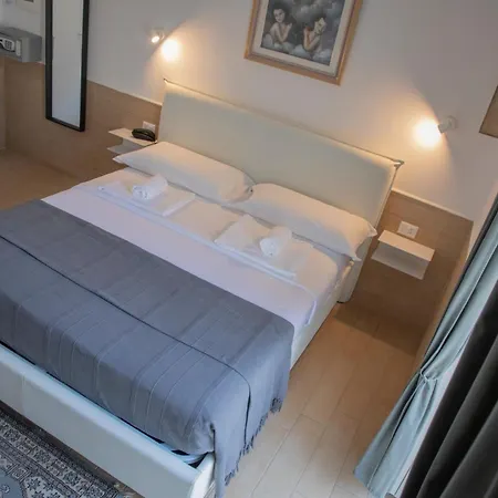 H22 Hotel-3