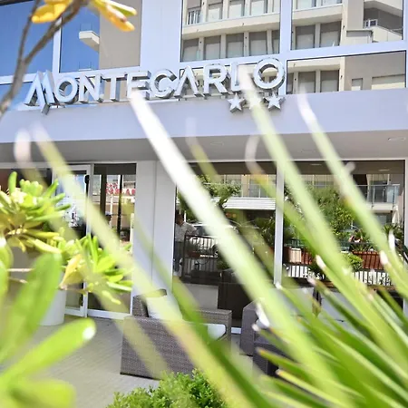 Hotel B&B Montecarlo-2