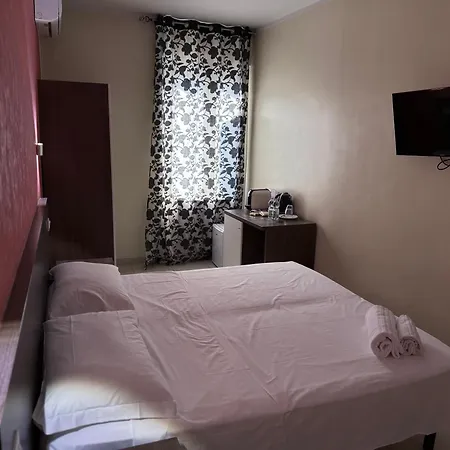 Tiburtina Guesthouse-2