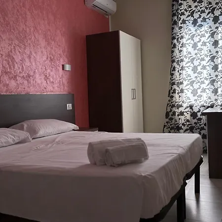Tiburtina Guesthouse-3