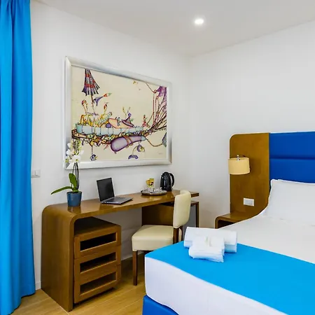 Carlo III Guest House-2