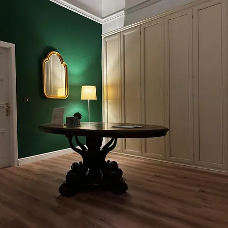 Interno ventidue-3