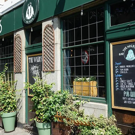 The Walrus Bar And Hostel-2