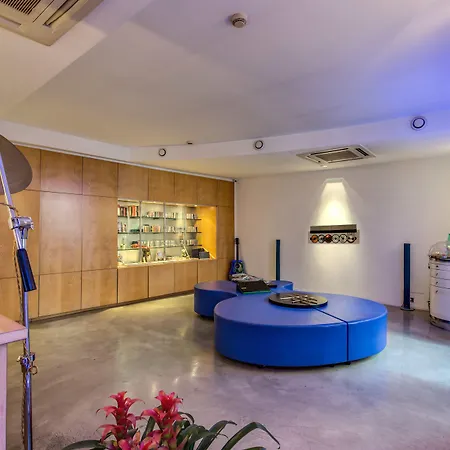 Hotel Franklin Feel The Sound-3