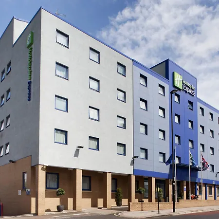 Holiday Inn Express Park Royal By Ihg-2