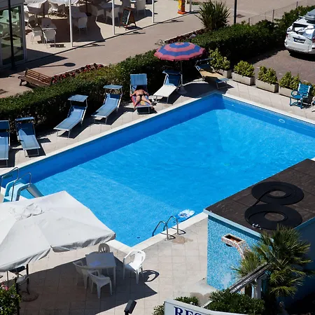 Hotel River fronte mare con piscina-3