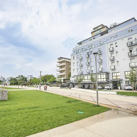 Hotel Baya - in centro, sul mare-2