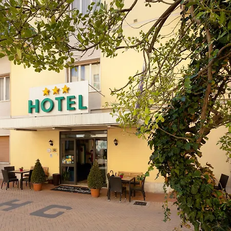 Parking Hotel Giardino-2