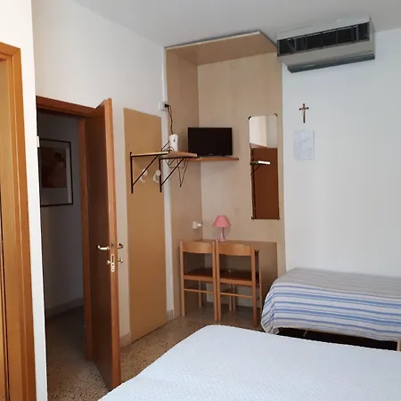 Hotel Villa Dina-2