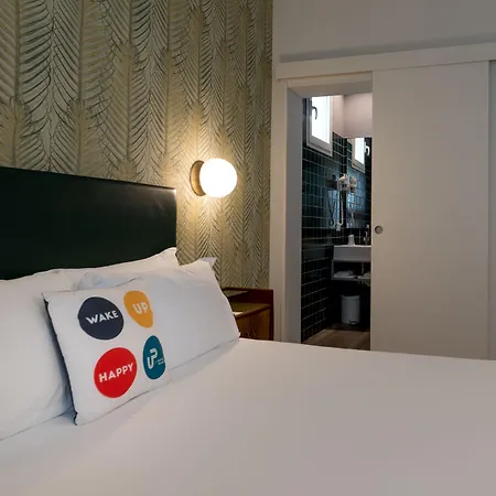 Up Hotel-2
