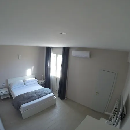 Up Hotel-2