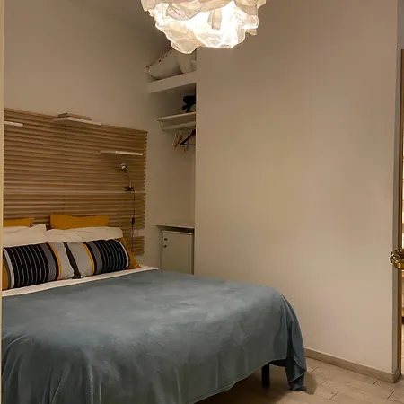 Room Of Arts-3