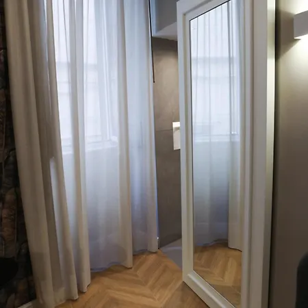 Salvator Rooms-2