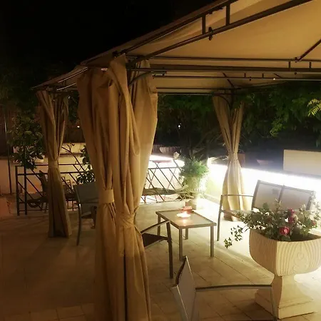 Garden House - Luxury Guest House - Self Check-In Only-3