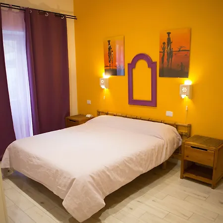 Lanzies Guesthouse-2