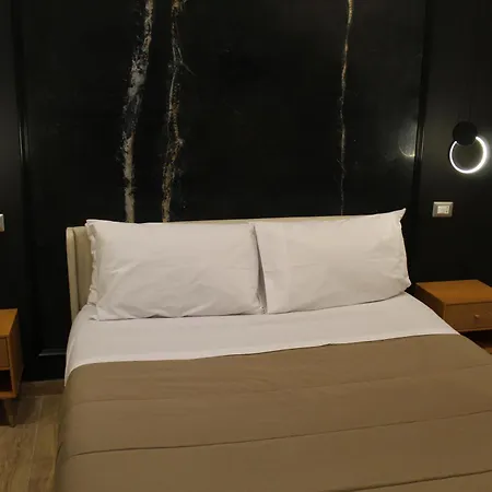 BlackWoody Contemporary Rooms - Napoli Centro Storico Via Toledo-3
