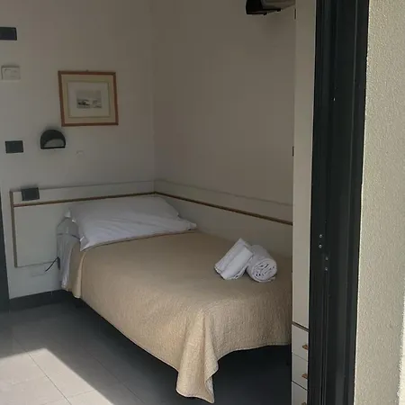 Hotel Garisenda sul Lungomare Riccione B&BRUNCH-2