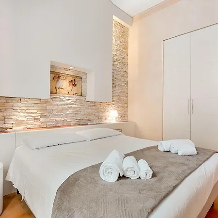 Aurora Garden Lodging - Rooms & Apartment-3