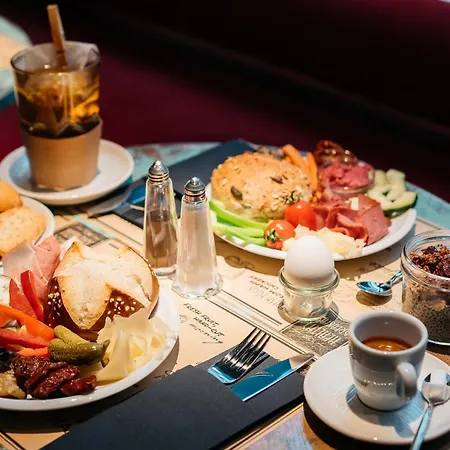 Ruby Zoe Hotel London By Ihg-2