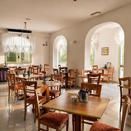 Hotel Dover Rooms & Coffee Adults Friendly-3