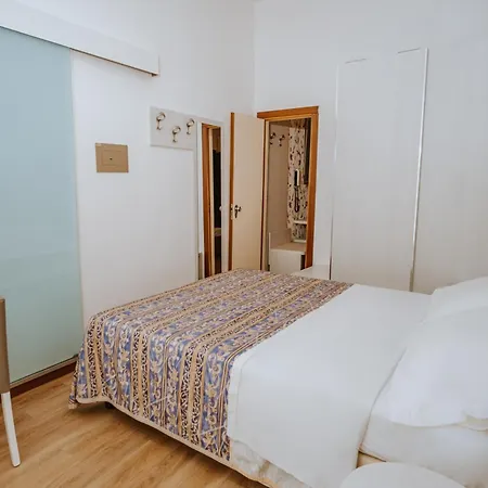 Hotel Gabriella-3