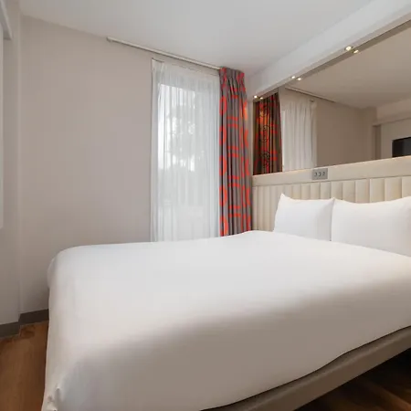 Point A Hotel London Canary Wharf-3