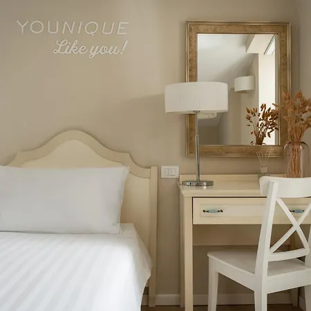 BeYou Hotel Villa Rosa-3
