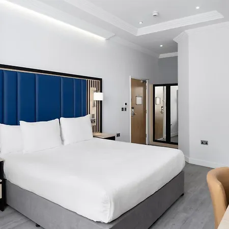 Spark By Hilton London Chiswick-3