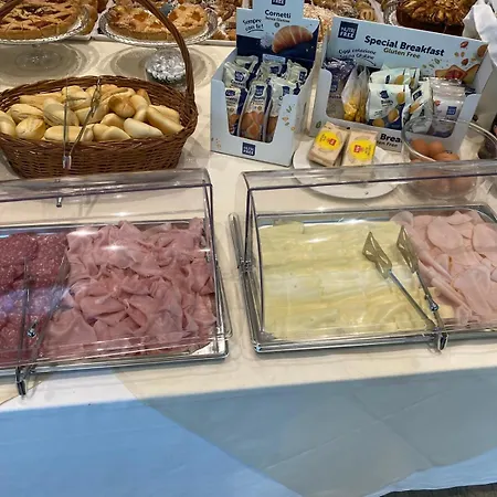 Hotel Caraibi - Breakfast Until 11-00&Dinner-Mirabilandia Partner-2