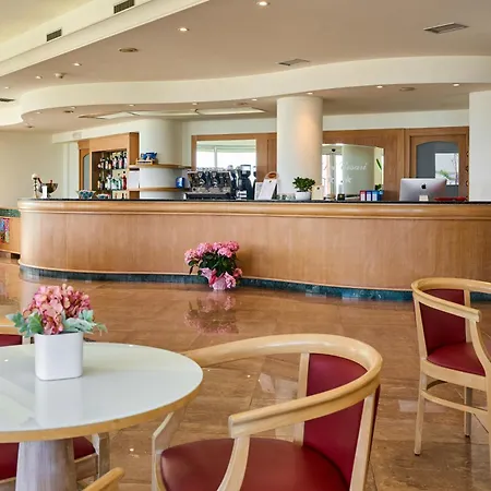 Hotel Dei Cesari - Fronte Mare - Breakfast XXL fino alle 12-2