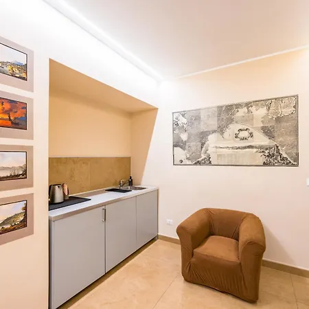 Mdc Luxury Rooms Naples-3
