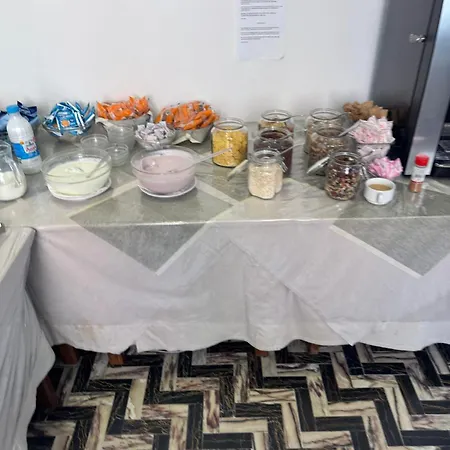 Hotel Jana - Top Breakfast-2