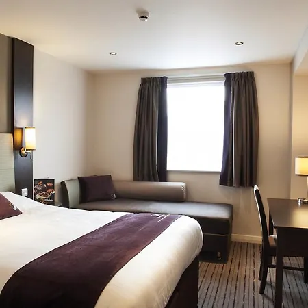 Premier Inn London Hendon - The Hyde-3