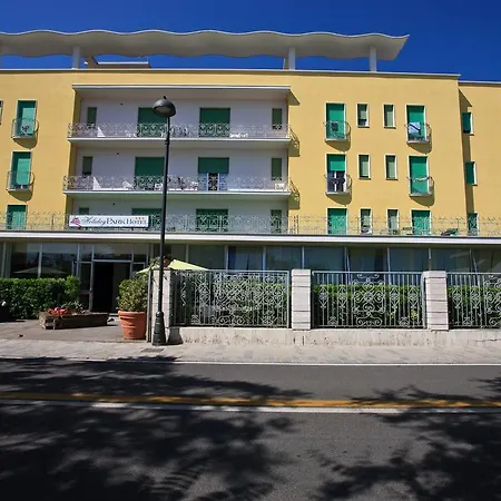 Hotel Holiday Park-2