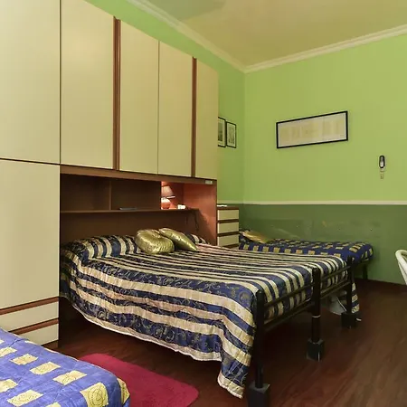 Nicole Rooms-2