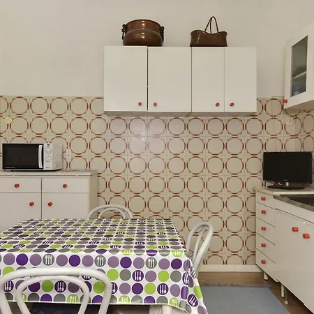 Nicole Rooms-3