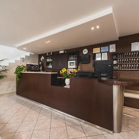 Hotel Romina-3
