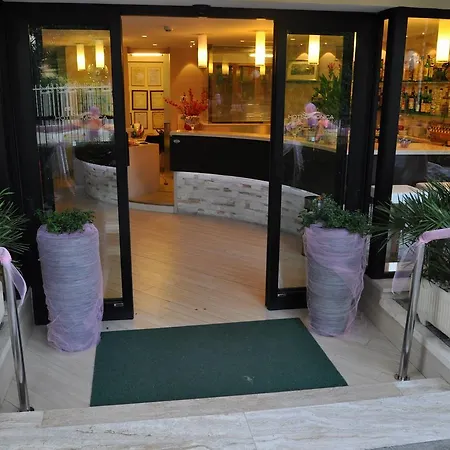 Hotel Monica-3