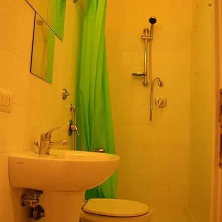 Art In Accommodation-3