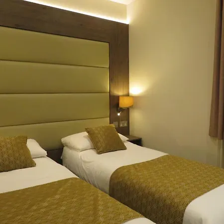 Glendale Hyde Park Hotel-3