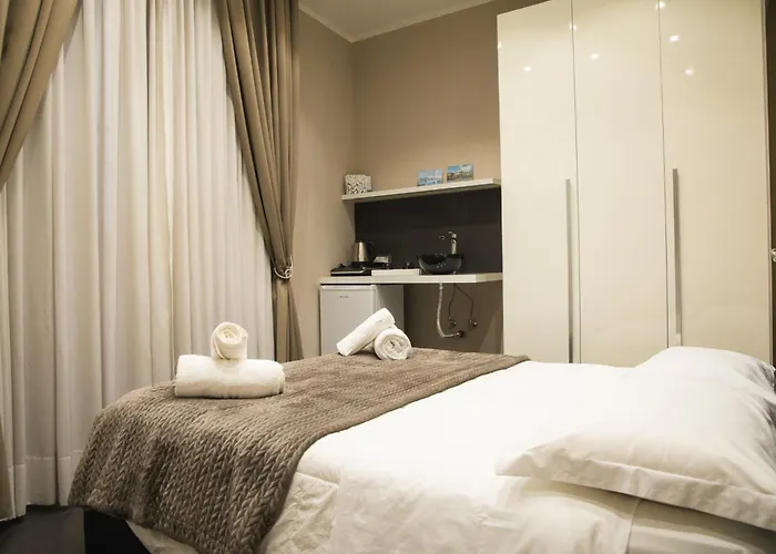 Hotel EconomiciBlack & White