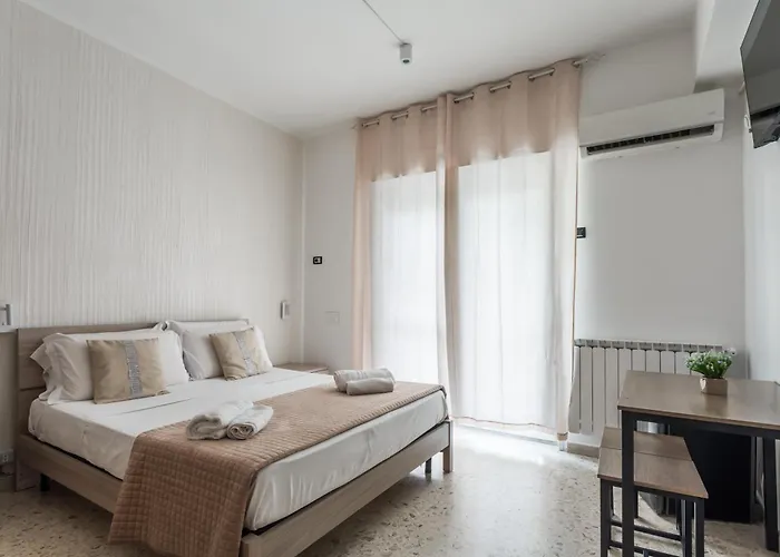 Hotel EconomiciNapoli Fly Guest House 290