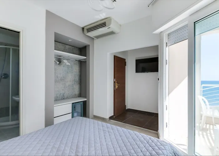 Hotel EconomiciMARITTIMO Riccione - Clipper FRONTE MARE