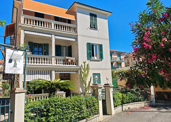 Hotel Il sogno di Jo a 50 mt dal mare Borgio Verezzi