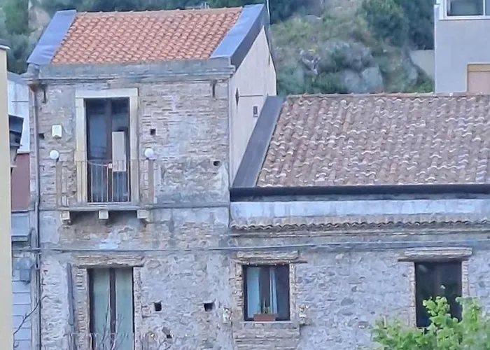 PALAZZO CAMERANa Messina