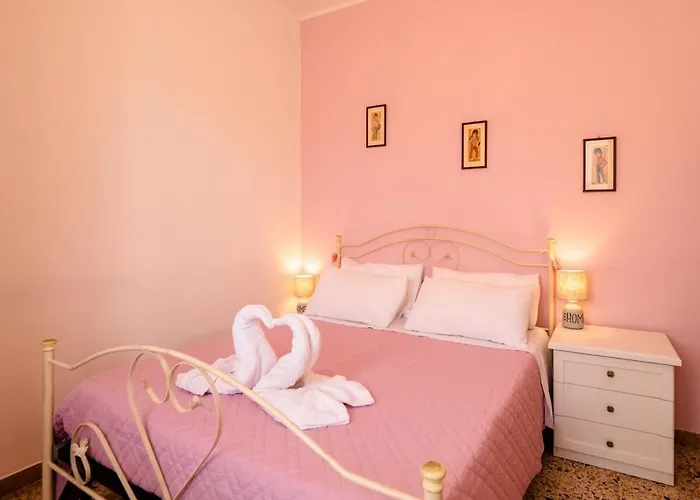 Casa Mafalda - Rooms, Friends And More - Affittacamere, Guest House Senigallia