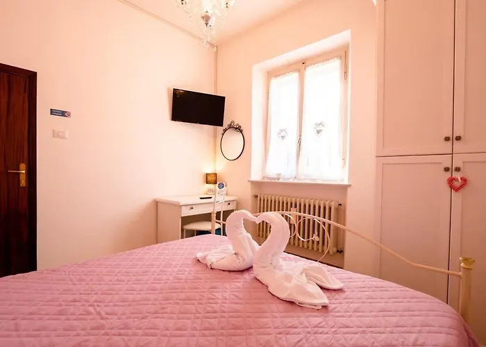 Casa Mafalda - Rooms, Friends And More - Affittacamere, Guest House Senigallia